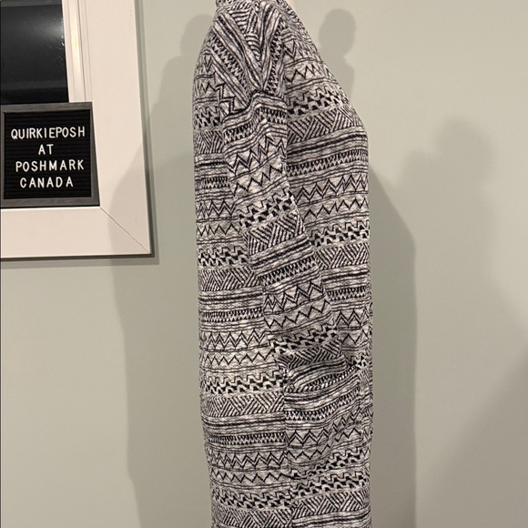 Patterned Gray Open-Front Sweater - Picture 8 of 12